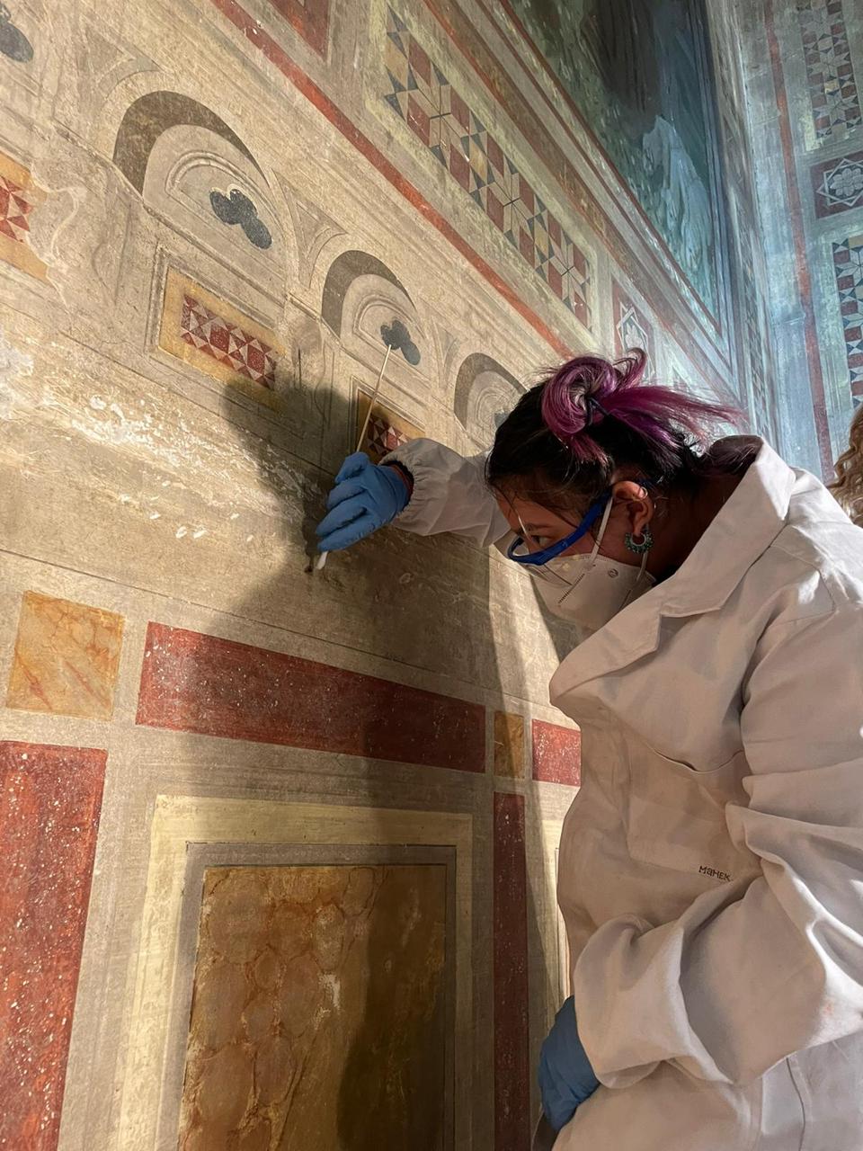 Cleaning tests on wall surface