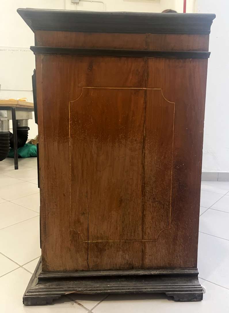 Stibbert chest, paint layer detail