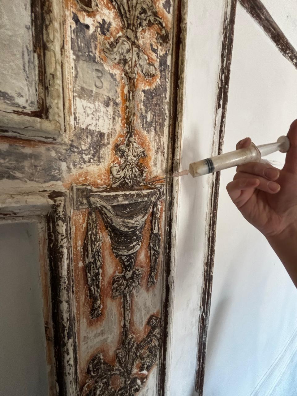 Consolidation of stucco