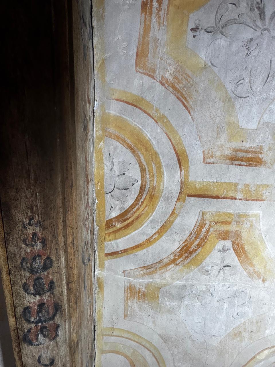 Lost motif, before reconstruction